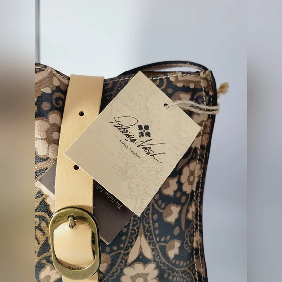 NWT-🤎-Patricia Nash Leather- Italian Folklore Stamped Messenger Cross Body Bag - Picture 3 of 13